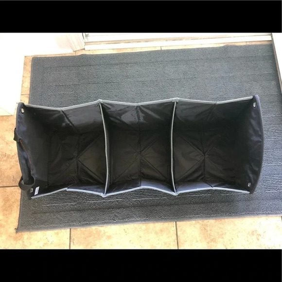 RUBBERMAID - car storage accessories - Picture 2 of 12